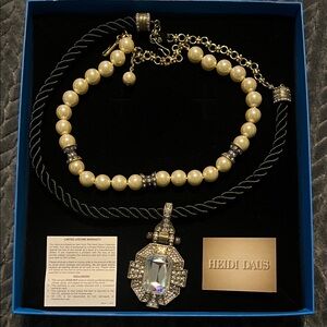 Heidi Daus Crystal Medallion
Simulated Pearl & Black Rope
Necklace Vtg 3 Pc Set